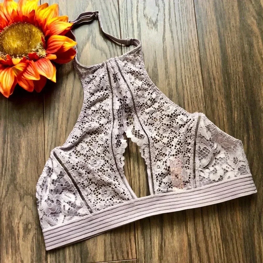 🦋B2G1🦋VS Very Sexy Keyhole Lace Bralette SMALL